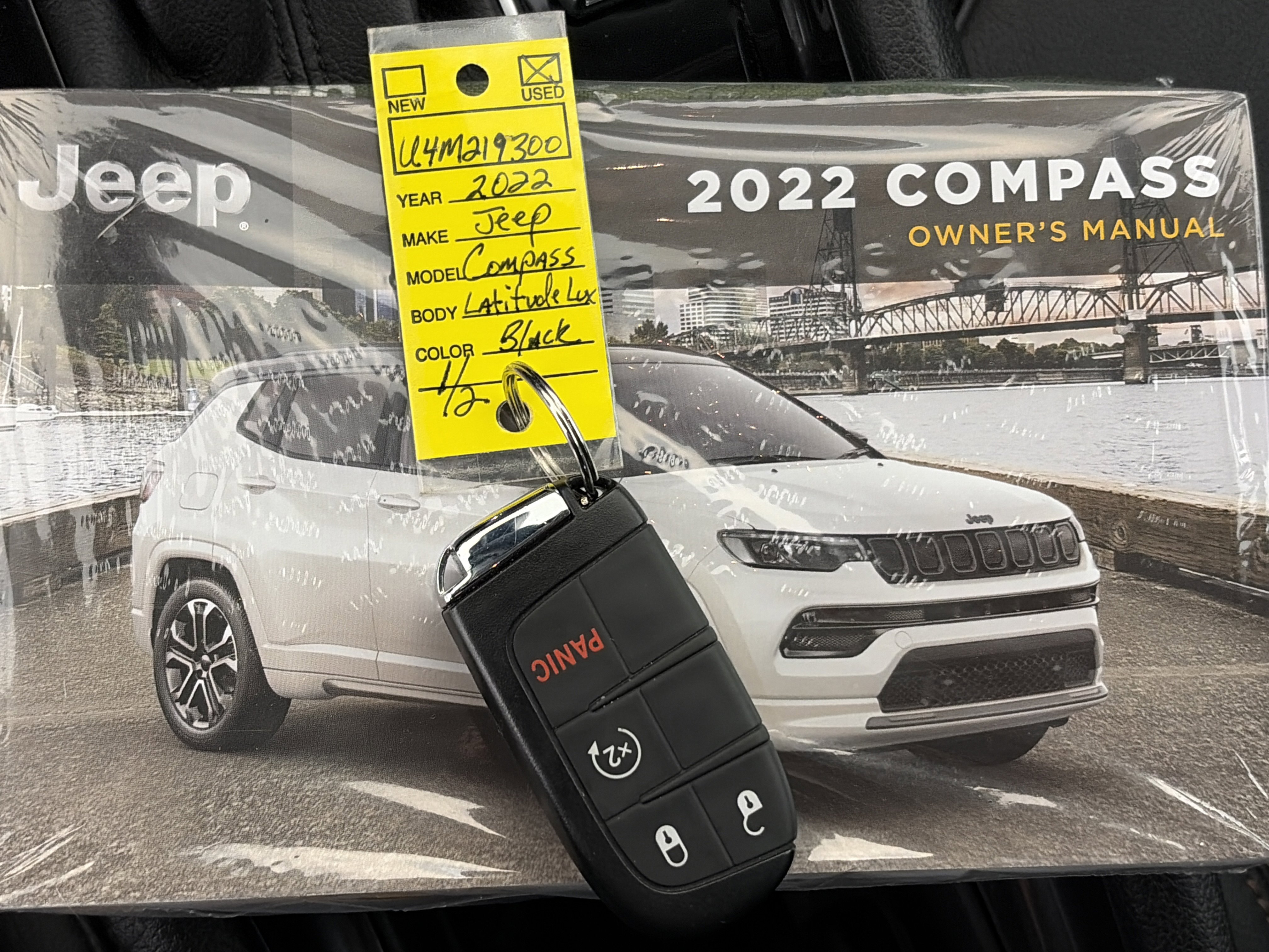 Used 2022 Jeep Compass Latitude AWD/4WD image 36