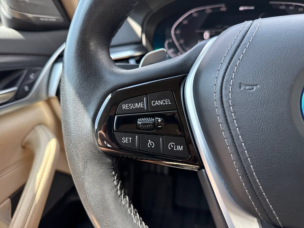 Used 2022 BMW 530e xDrive w/ Premium Package AWD/4WD image 15