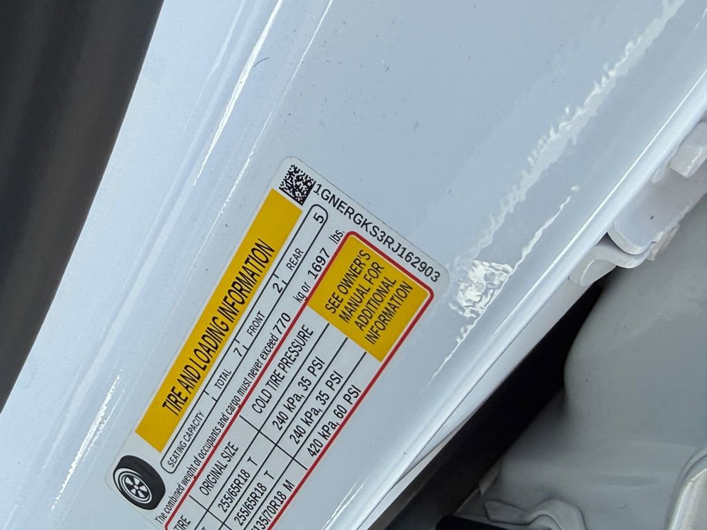 Used 2024 Chevrolet Traverse LT image 36