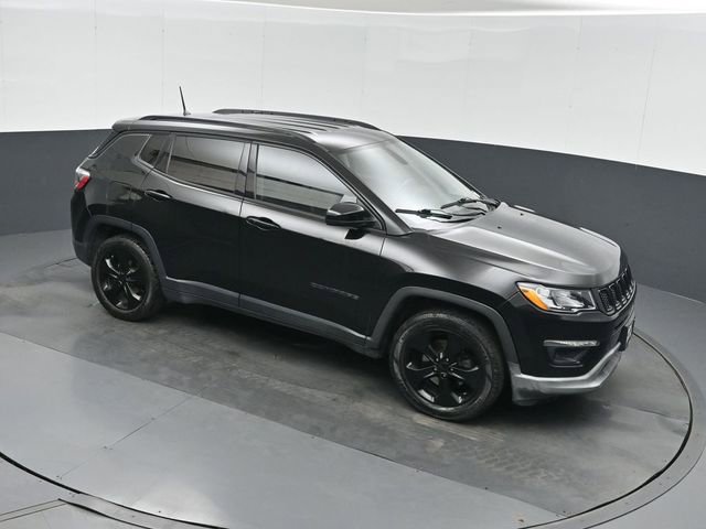 Used 2018 Jeep Compass Latitude FWD image 28