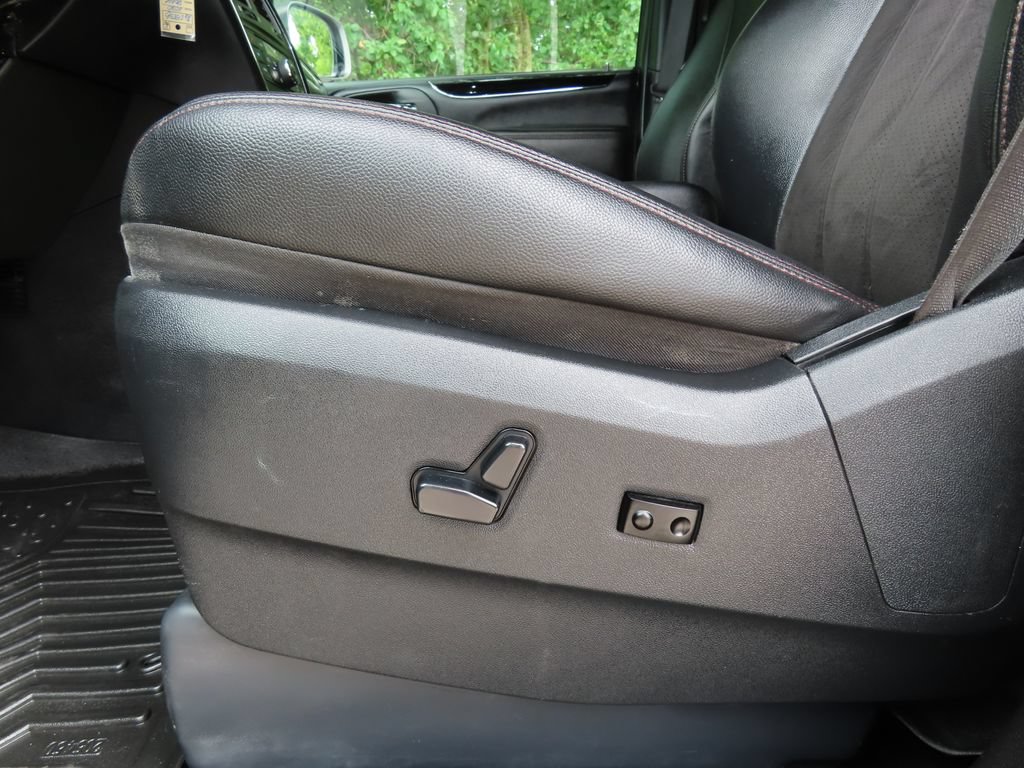Used 2019 Dodge Grand Caravan SXT FWD image 7