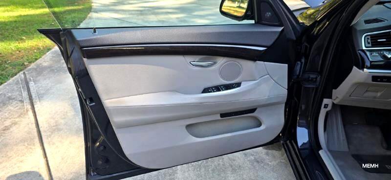 Used 2012 BMW 550i Gran Turismo w/ Driver Assistance Pkg image 39