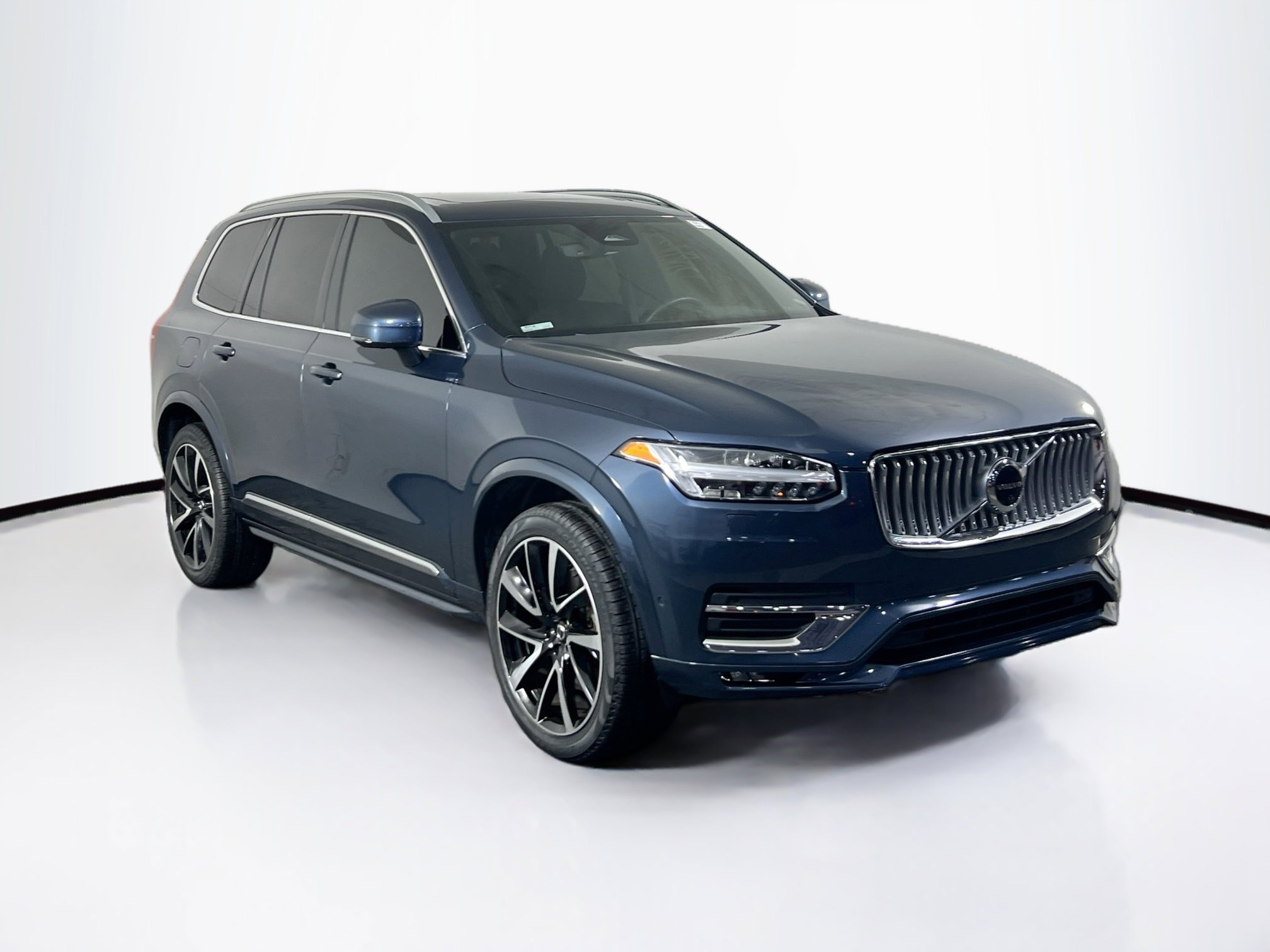 Used 2023 Volvo XC90 B6 Plus w/ Protection Package Premier image 3