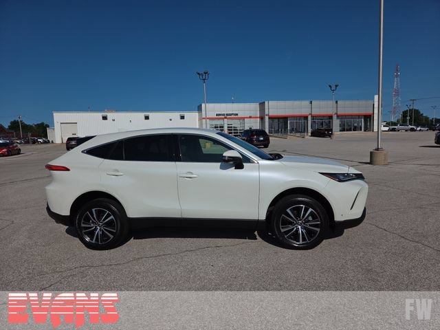 Used 2022 Toyota Venza LE AWD/4WD image 2