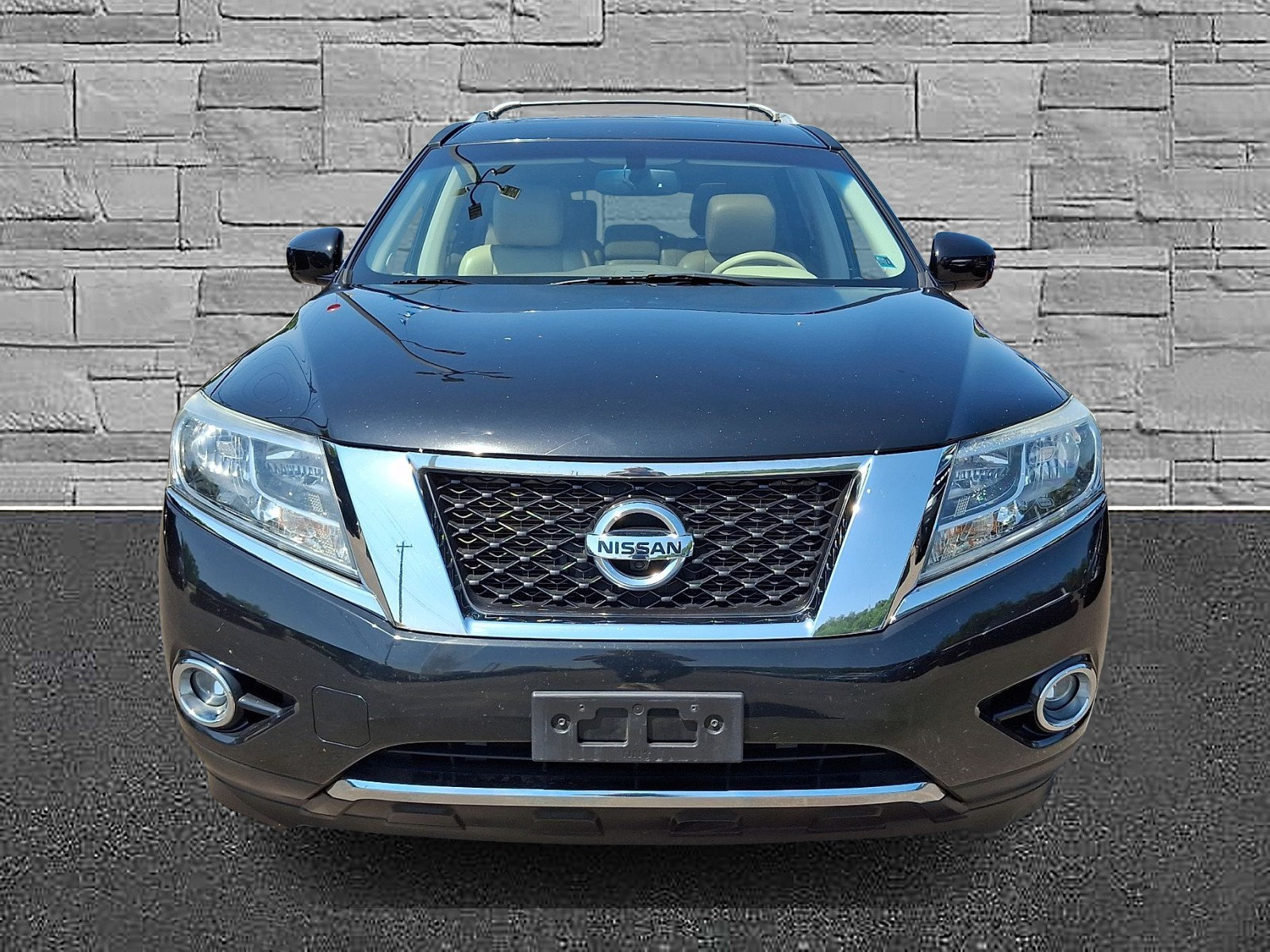 Used 2015 Nissan Pathfinder Platinum w/ Family Entertainment Package AWD/4WD image 3