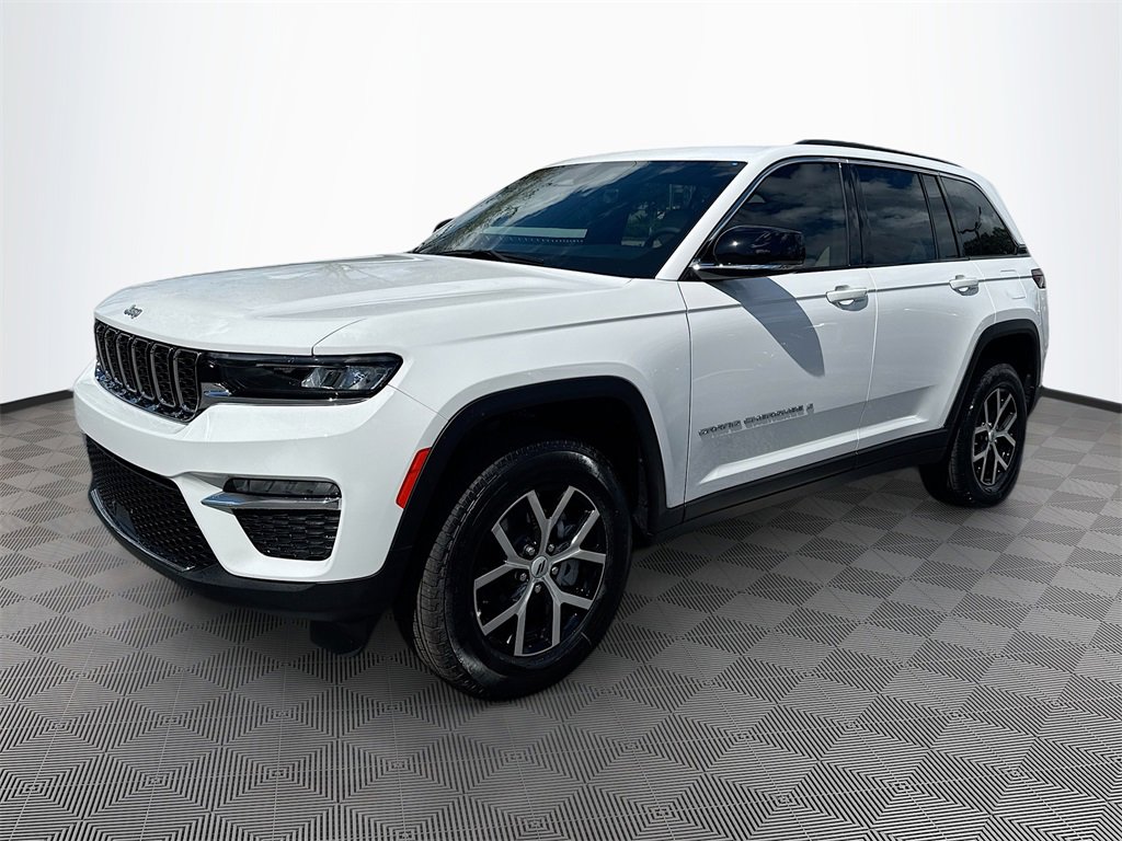 Used 2025 Jeep Grand Cherokee Limited image 4