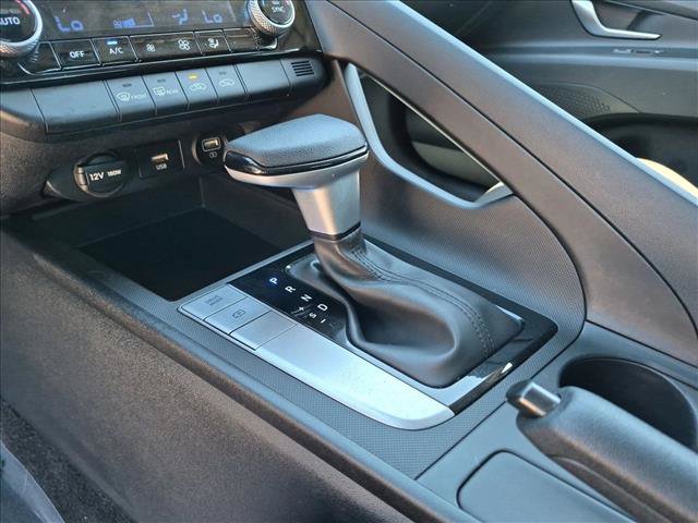 Used 2023 Hyundai Elantra SEL FWD image 12