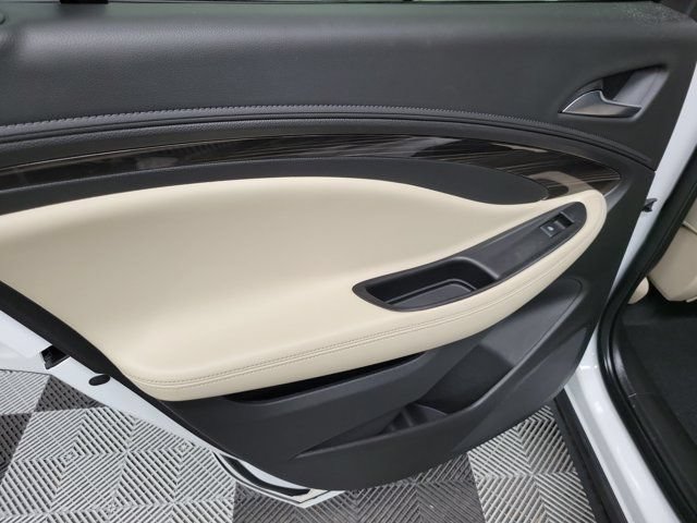 Used 2019 Buick Envision Essence FWD image 15