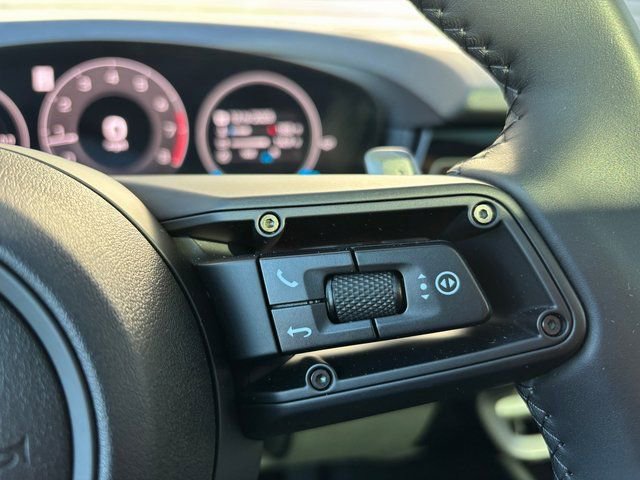 Used 2025 Porsche Cayenne AWD/4WD image 16