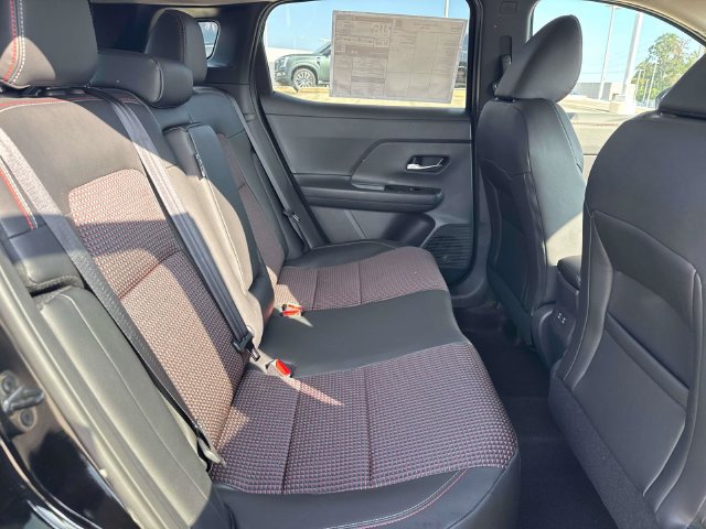 New 2027 Nissan Kicks SR FWD image 12