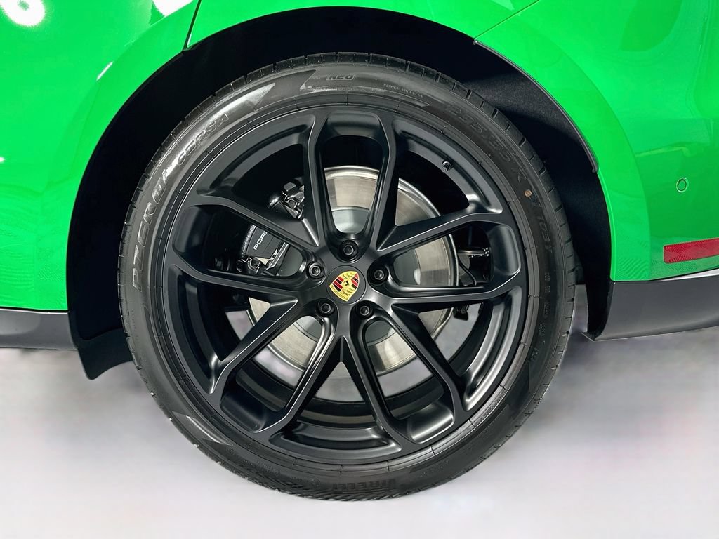 New 2026 Porsche Macan GTS AWD/4WD image 33