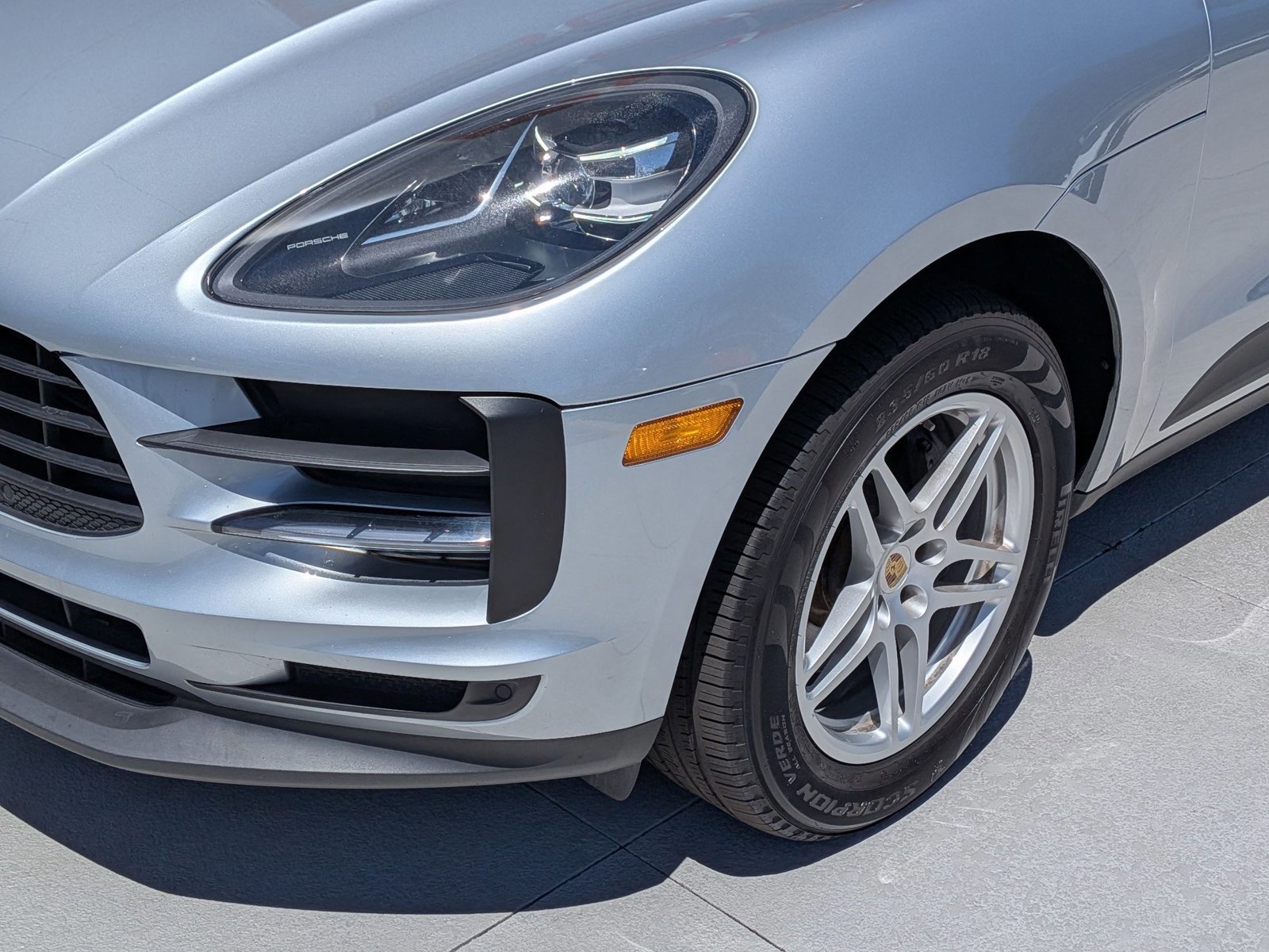 Certified 2019 Porsche Macan AWD/4WD image 12
