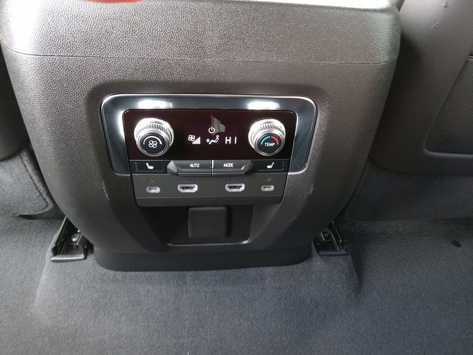 Used 2023 GMC Yukon Denali Ultimate w/ LPO, Floor Liner Package image 25