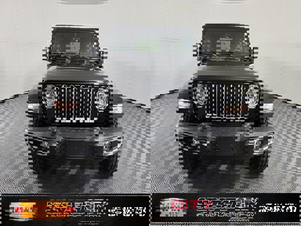 Used 2023 Jeep Wrangler Sahara image 2