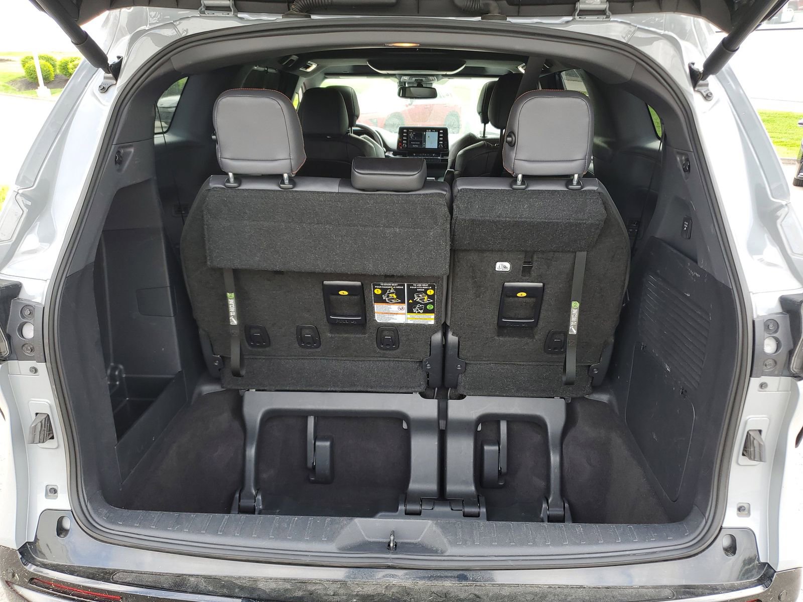 Used 2024 Toyota Sienna XSE image 10