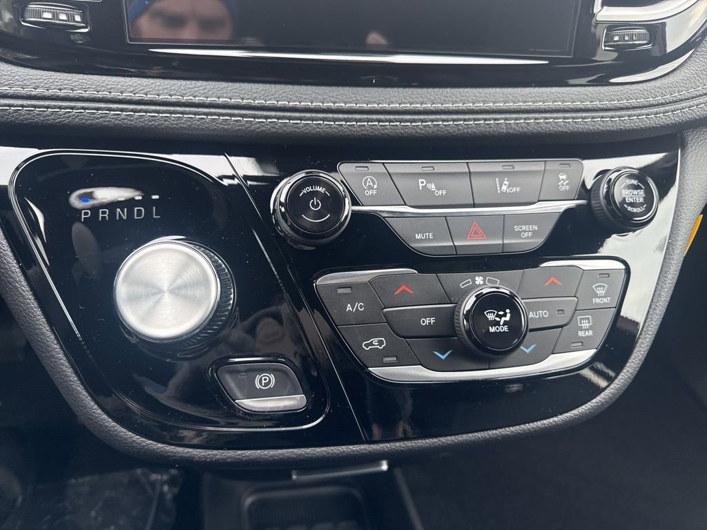 New 2026 Chrysler Pacifica Select FWD image 31