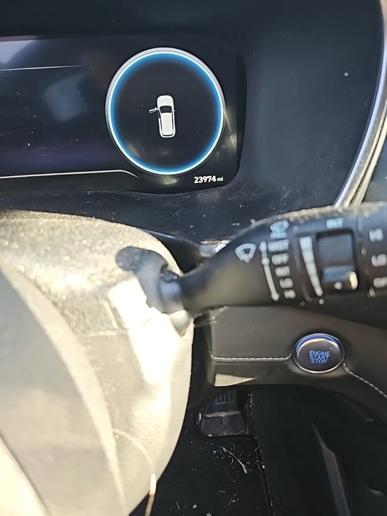 Used 2022 Hyundai Santa Fe SEL w/ Convenience + Premium Package image 2