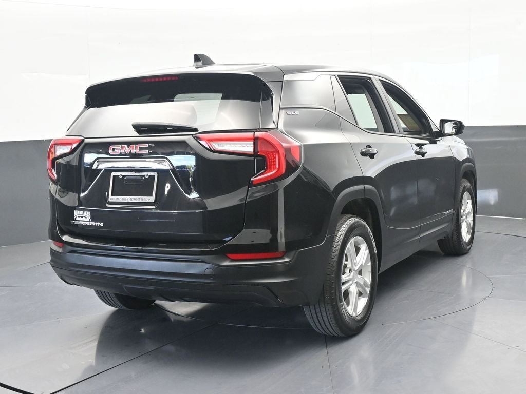 Used 2023 GMC Terrain SLE image 5