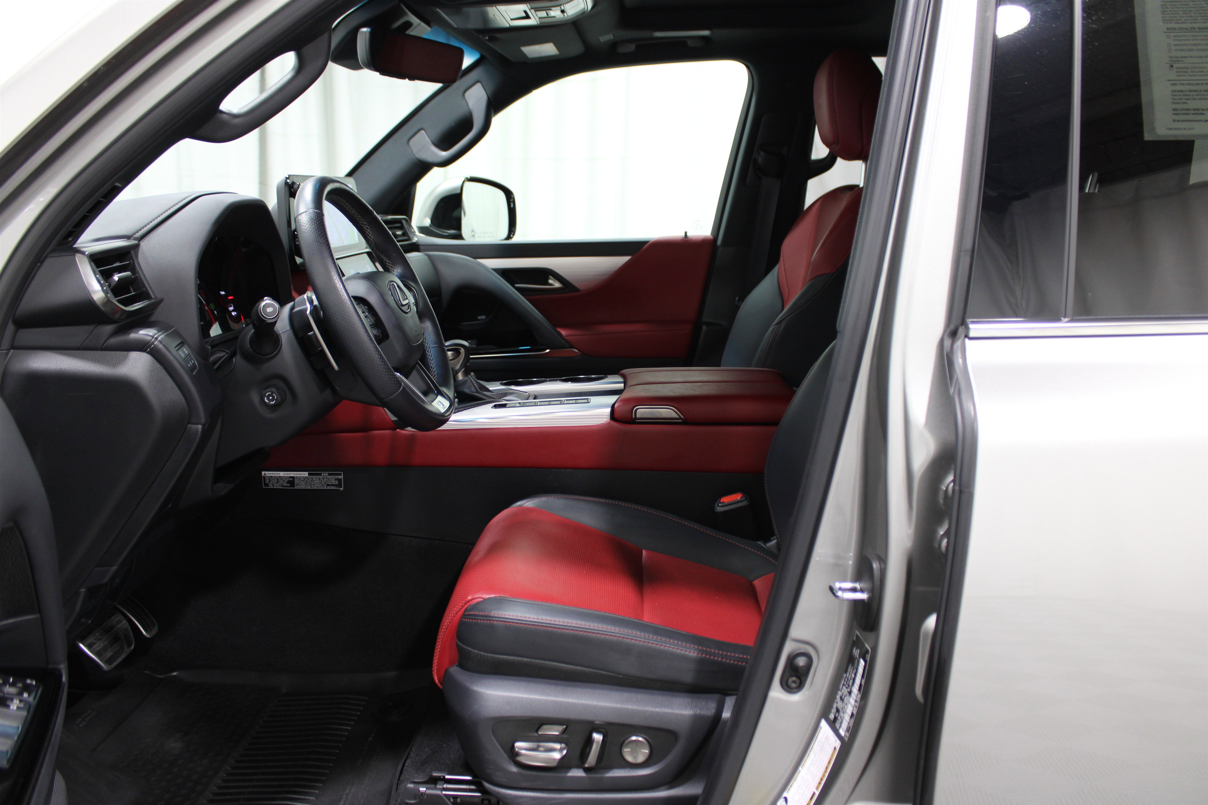 Used 2024 Lexus LX 600 F Sport image 3