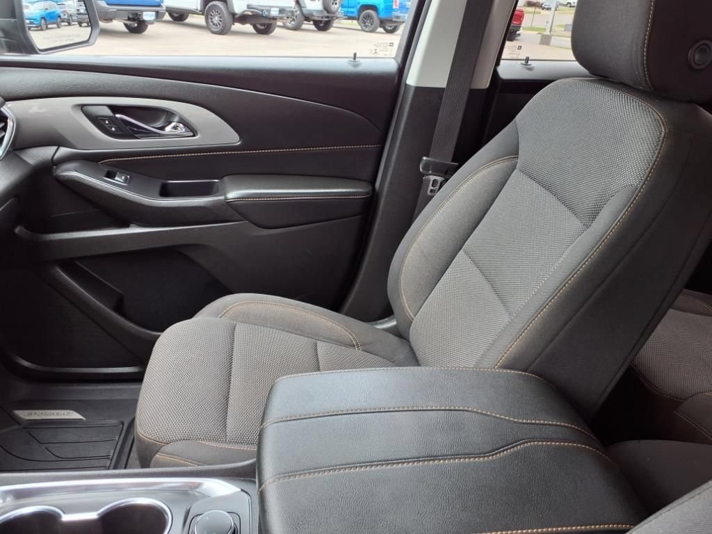 Used 2021 Chevrolet Traverse LS AWD/4WD image 29
