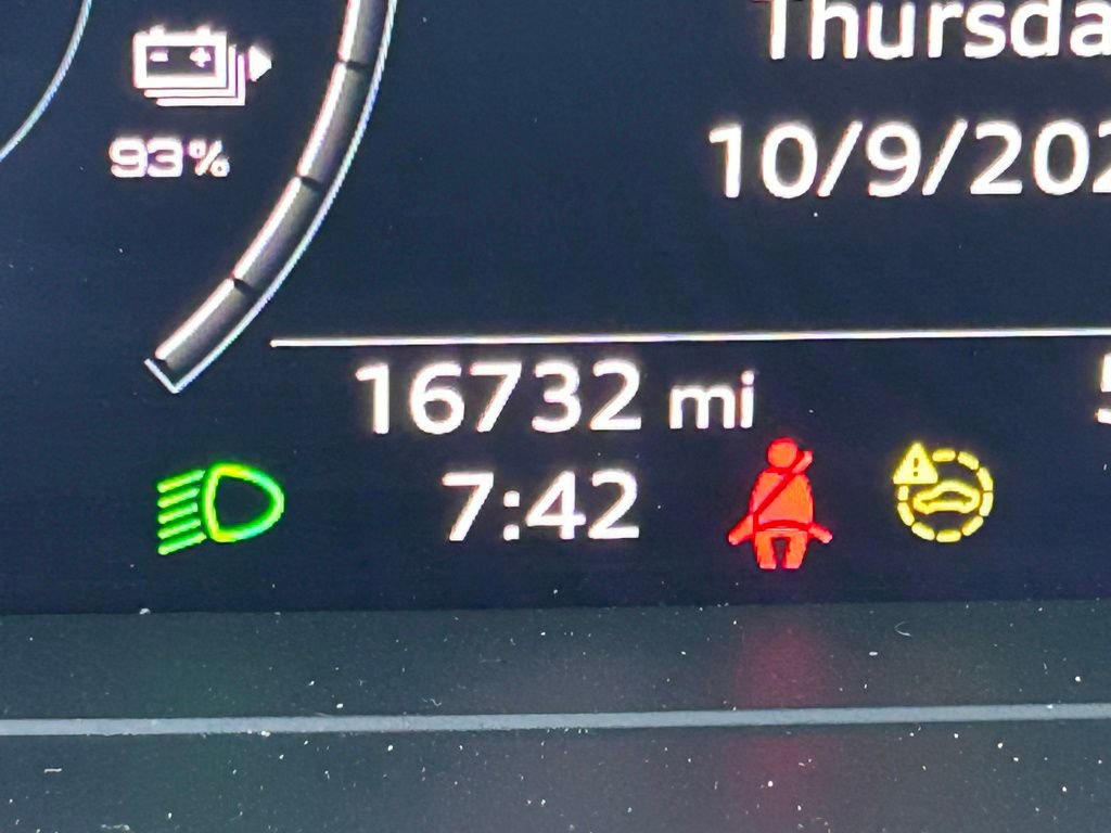 Used 2023 Audi Q4 e-tron Premium w/ Convenience Package image 14