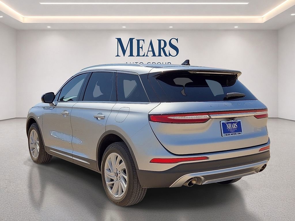 Used 2022 Lincoln Corsair FWD image 3