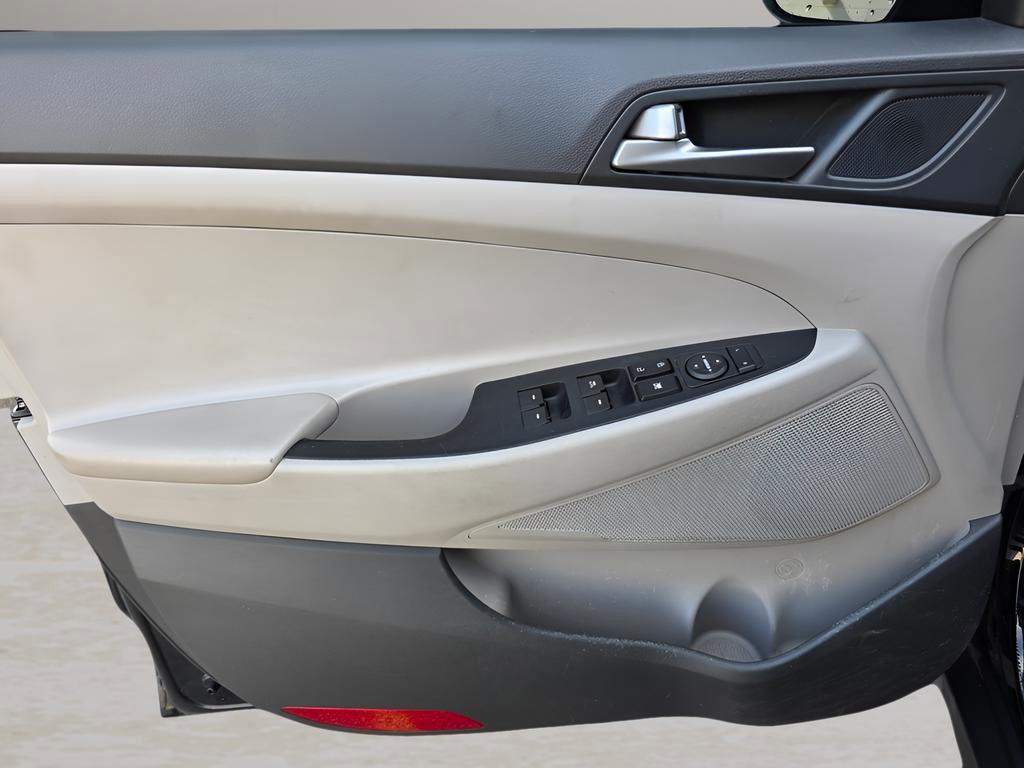 Used 2016 Hyundai Tucson SE w/ Option Group 02 image 16