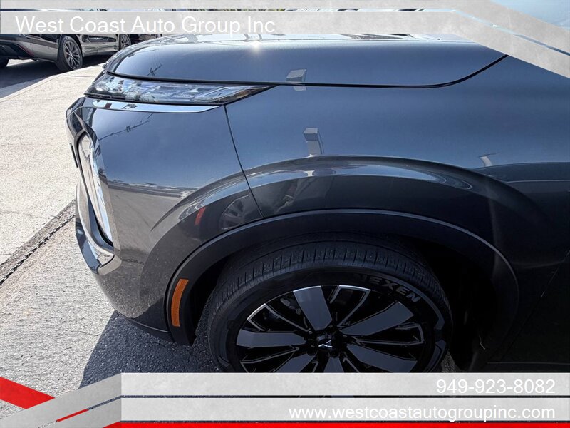 Used 2025 Mitsubishi Outlander SE AWD/4WD image 23
