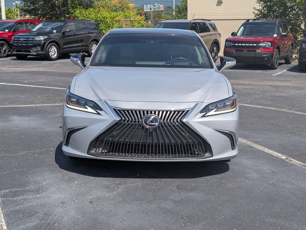 Used 2019 Lexus ES 350 Ultra Luxury w/ Accessory Package 2 FWD image 7