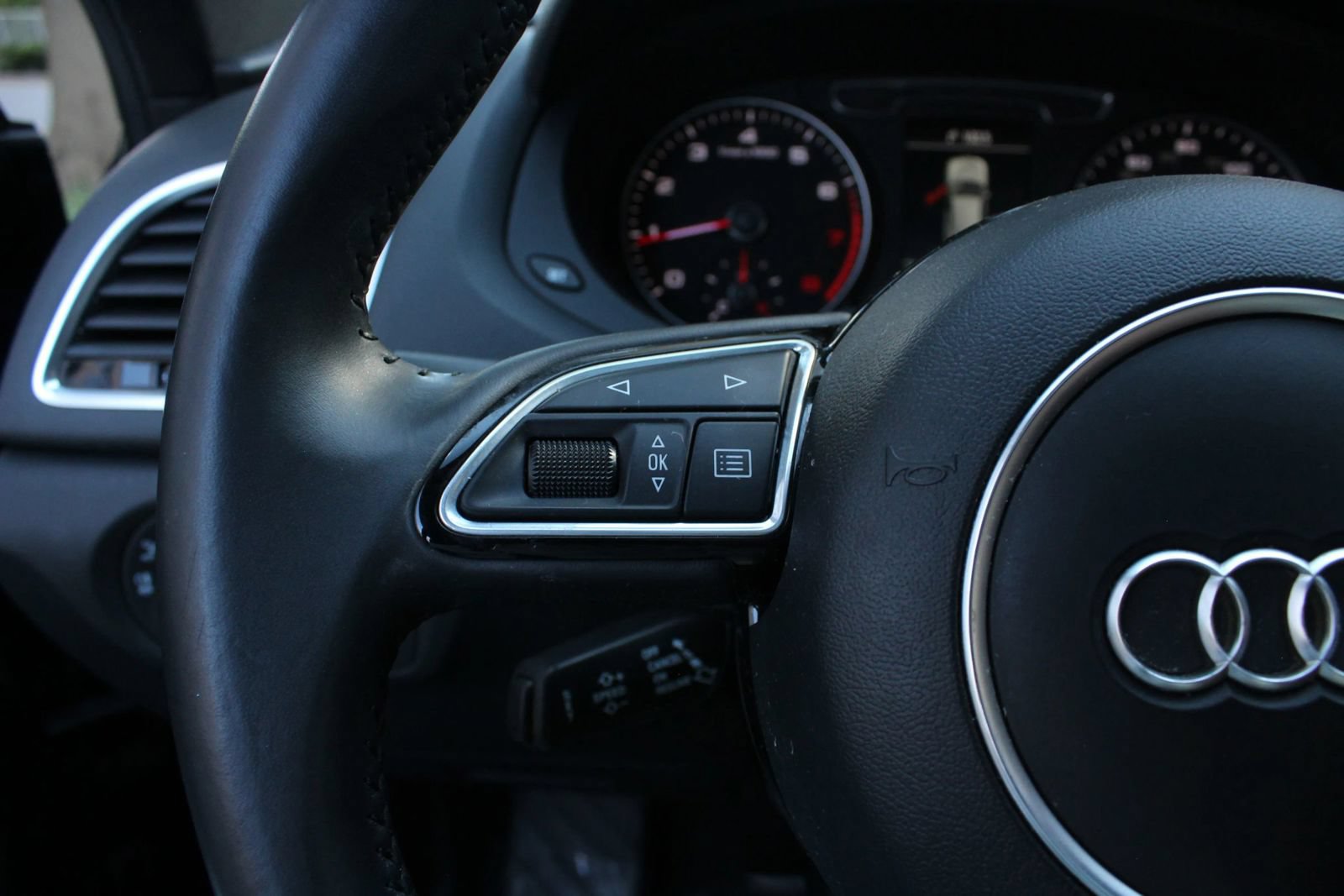 Used 2018 Audi Q3 2.0T Premium AWD/4WD image 30