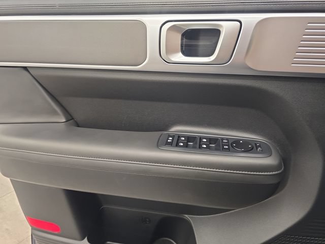 Used 2025 Hyundai Santa Fe SEL FWD image 33