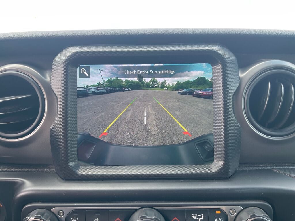 Used 2022 Jeep Gladiator Sport AWD/4WD image 12