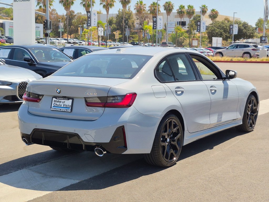 New 2026 BMW 330i Sedan w/ M Sport Package RWD image 6