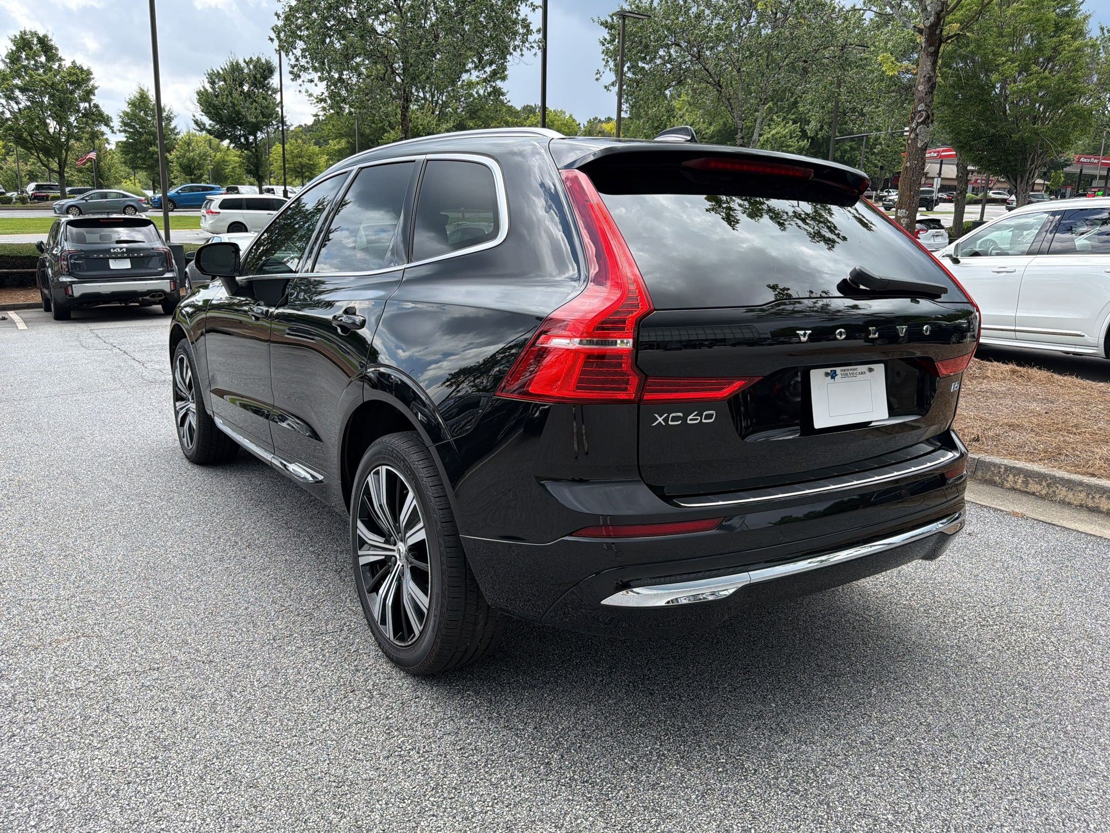 Used 2023 Volvo XC60 B5 Plus w/ Protection Package Premier FWD image 3