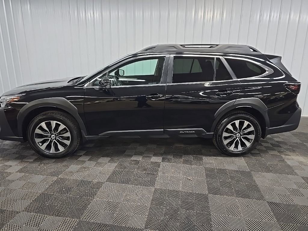 Used 2023 Subaru Outback Limited image 5