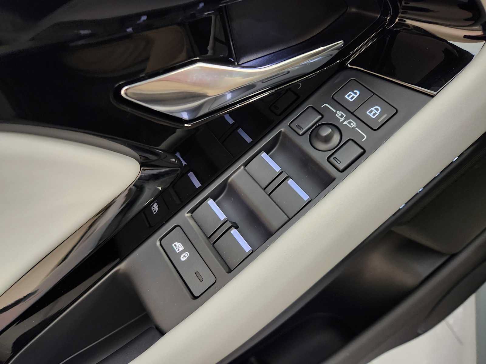 New 2026 Land Rover Range Rover Evoque S AWD/4WD image 39