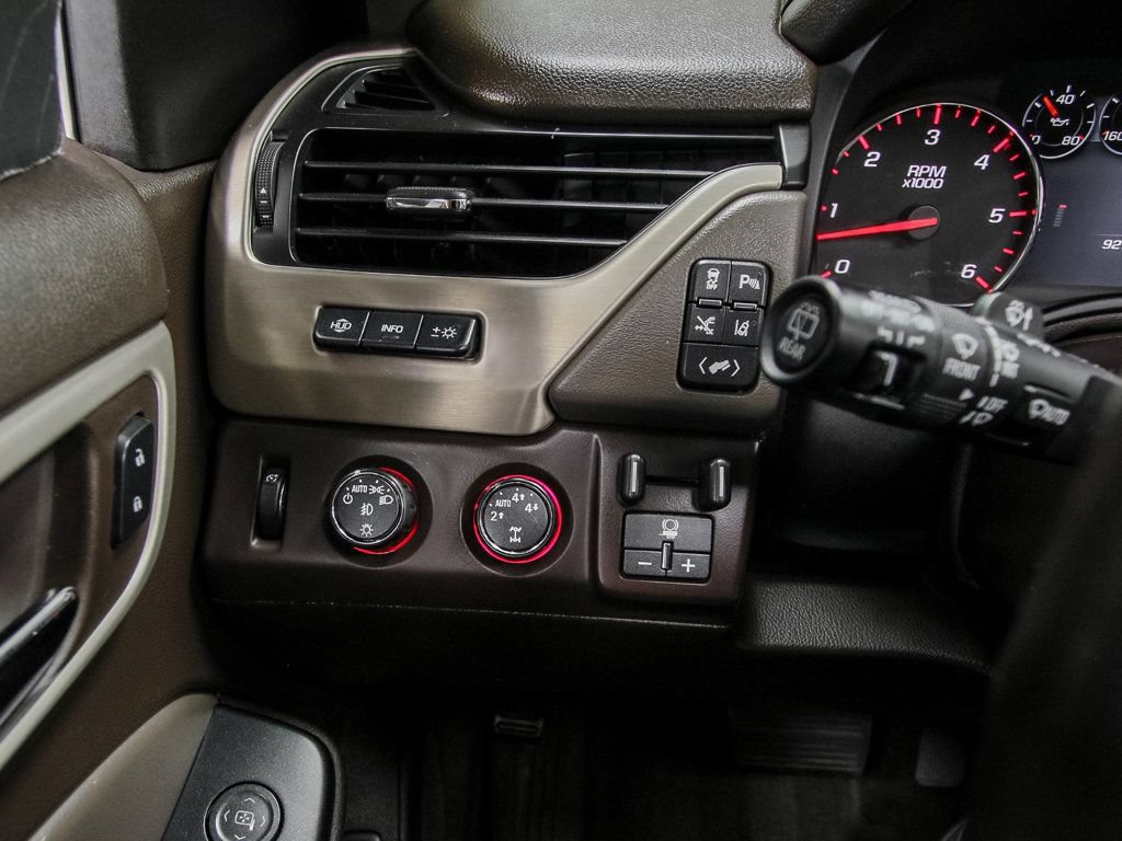 Used 2015 GMC Yukon Denali w/ Premium Package AWD/4WD image 16
