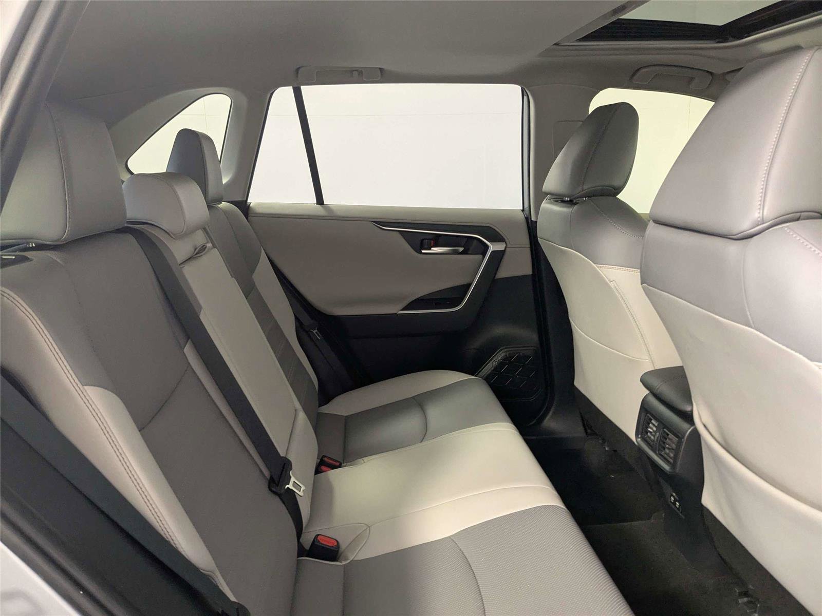 Used 2019 Toyota RAV4 Limited w/ Cold Weather Package image 8