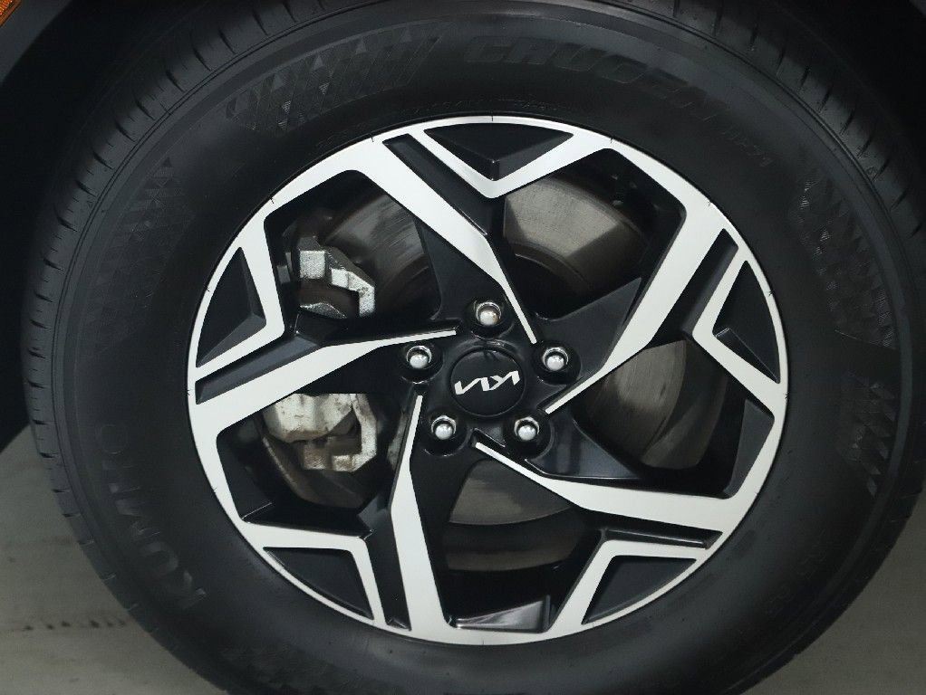 Used 2025 Kia Sportage LX AWD/4WD image 39