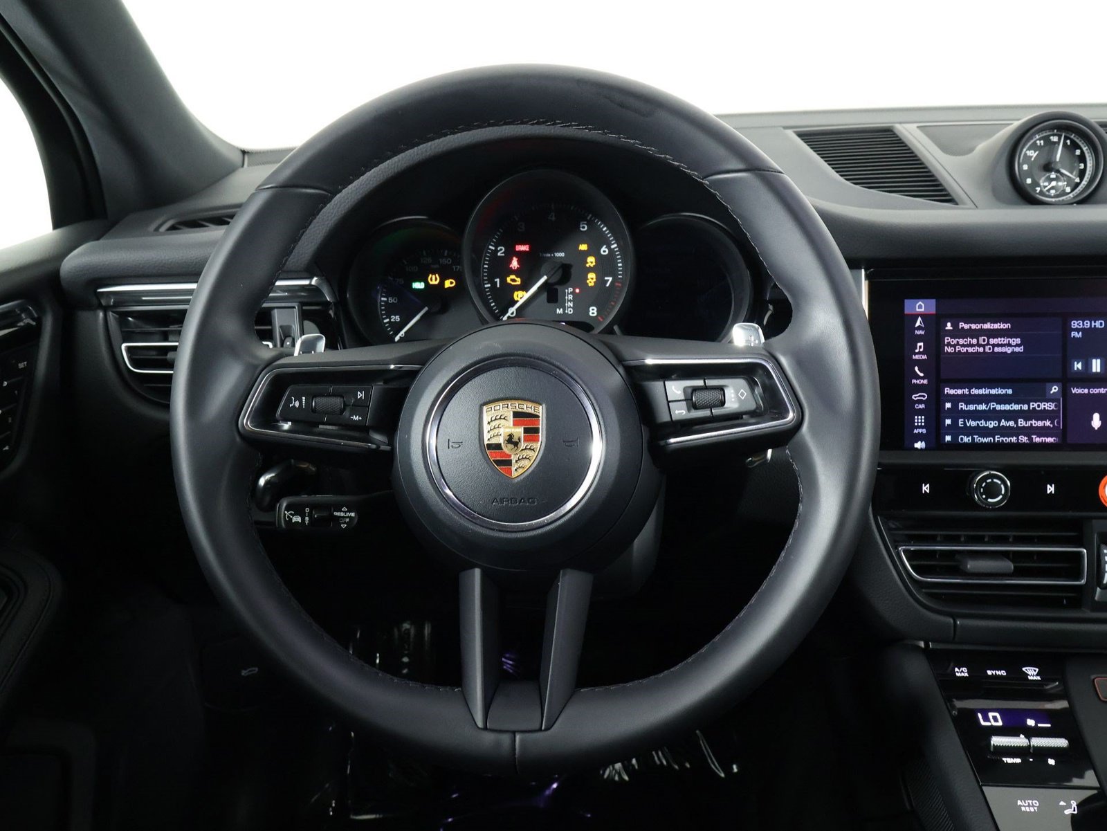Certified 2026 Porsche Macan AWD/4WD image 12