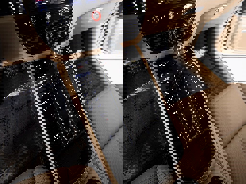 New 2026 Porsche Macan image 23