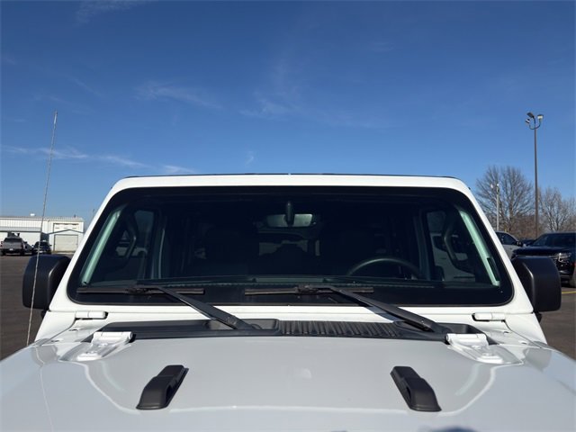 Used 2018 Jeep Wrangler Unlimited Sahara w/ Uconnect 4C Nav & Sound Group image 25