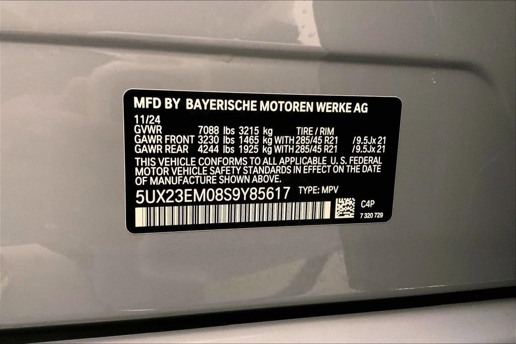 Certified 2025 BMW X7 xDrive40i w/ M Sport Package image 32