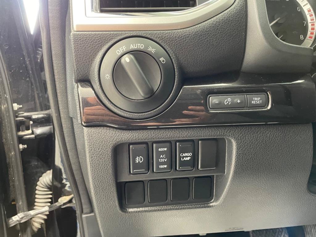 Used 2017 Nissan Titan SV AWD/4WD image 26