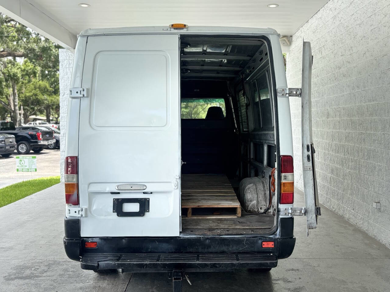 Used 2006 Dodge Sprinter 2500 w/ Window Group II image 19