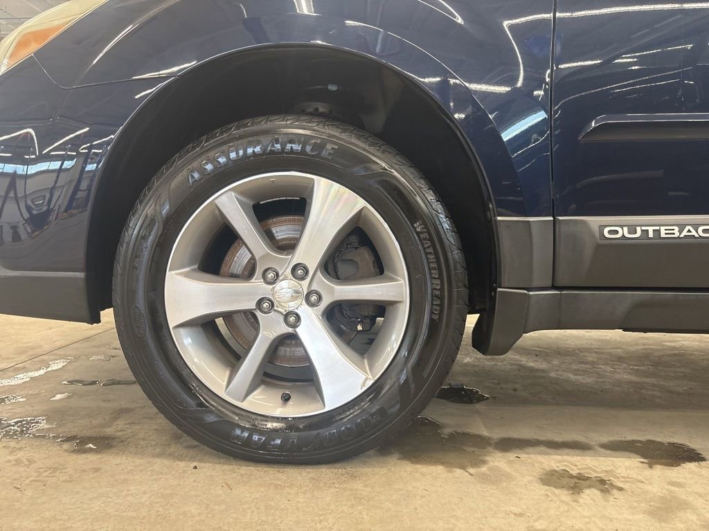 Used 2014 Subaru Outback 3.6R Limited image 26