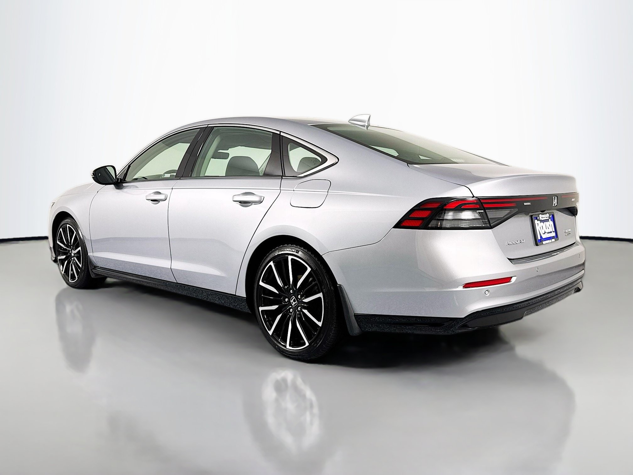 Used 2023 Honda Accord Touring image 7