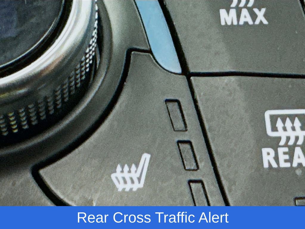 Used 2019 Chevrolet Malibu Hybrid w/ Leather Package image 27