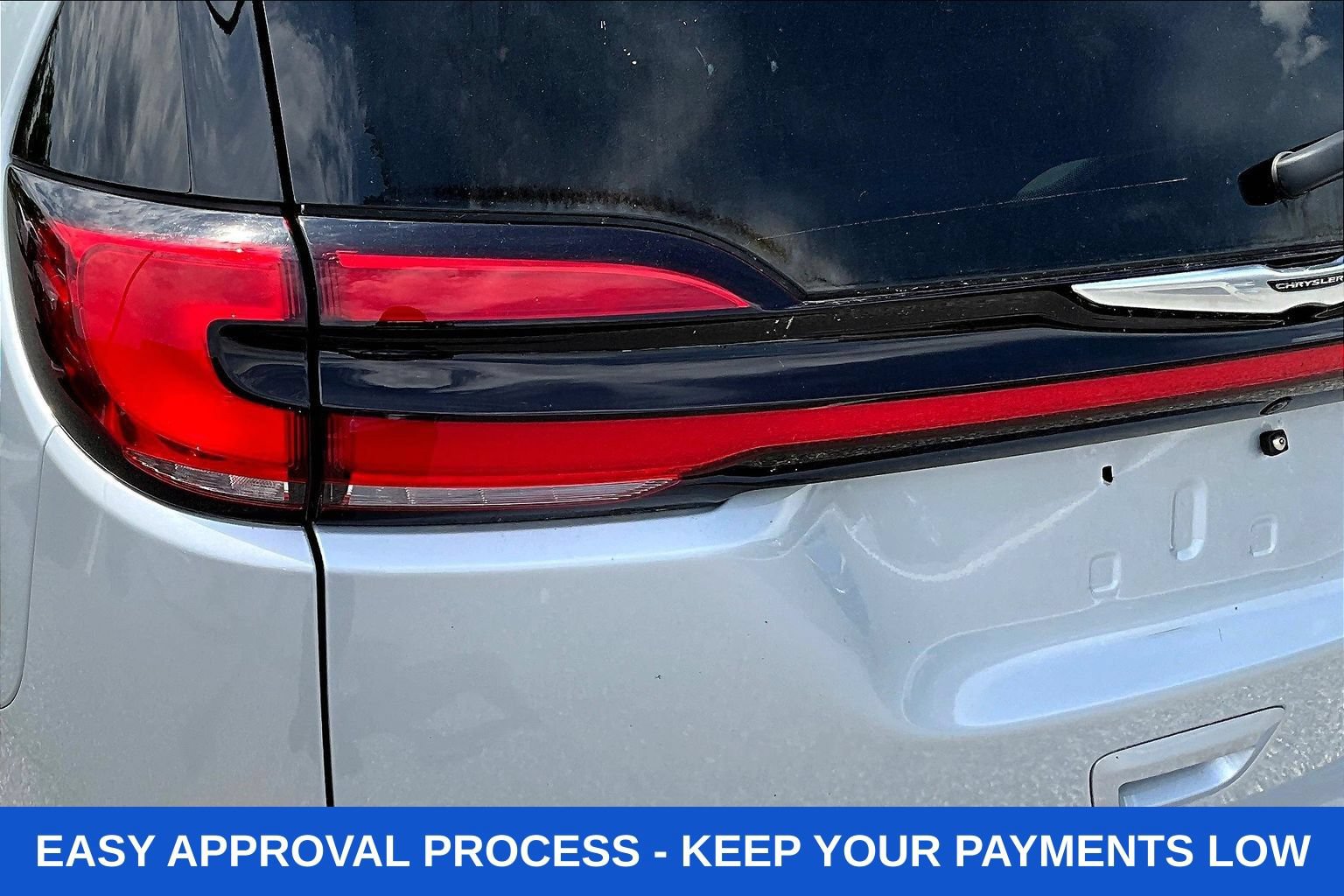 Used 2024 Chrysler Pacifica Touring-L FWD image 25