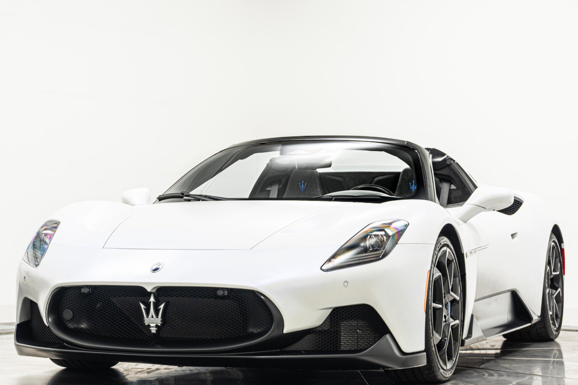 Used 2023 Maserati MC20 Spyder RWD image 52